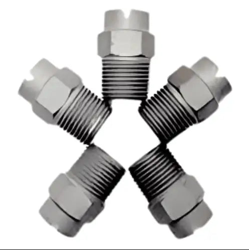 Metallic connectors arranged in a cross pattern